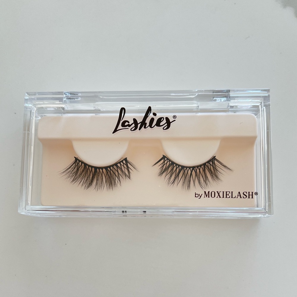 Moxielash Lashes in Giddy lash